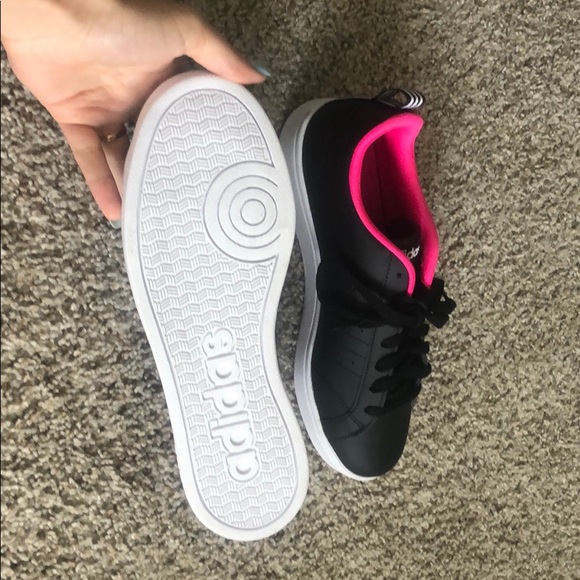 Adidas sneakers size 8 - Picture 3 of 3